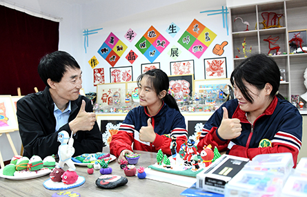 行程万里永不言弃，筑梦冰雪创造奇迹——记河南省洛阳市栾川县特殊教育学校校长吴拥军