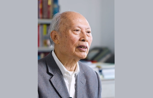 耄耋之年，他依然奋战在信息科学领域“第一线”！