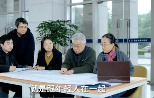 上海交大78岁院士，和年轻人造大船建海岛