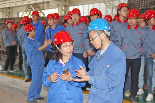 “炼钢先炼人”，她努力锻造大国工匠“孵化器”