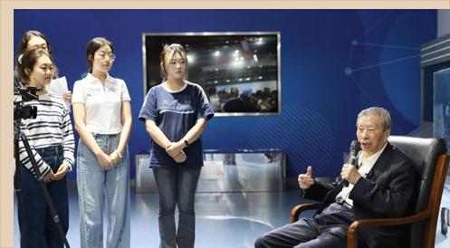 博物馆里的“开学第一课”：院士、航天员共传航天精神