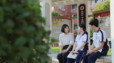 从被善意照亮的寒门女孩，到照亮学生的“最美教师”